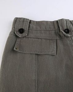 Details: Gray cargo pants with front and side pockets designBottom Length: LongMaterials: 80% Cotton + 20% Polyester Gray Cargo Pants, Grey Cargo Pants, Pockets Design, Cargo Pants, Grey, Pants, Design, Trousers