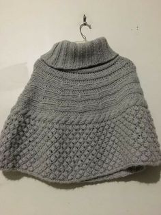 Barneys New York COOP Gray Cape Cable Knit Sweater Poncho Coat Women Size M/L Winter Poncho Cape In Knit, Winter Knit Poncho Cape, Winter Knit Cape Poncho, One-size Knit Winter Cape, One Size Winter Cape Sweater, Winter Knit Cape One Size, Casual Wool Poncho One Size, Winter Knitted Poncho Cape, Winter Knitted Cape Poncho