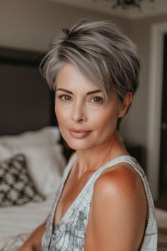 40 Gray Pixie Hairstyles for the Modern Chic Woman Black And Grey Hair, Salt And Pepper Hair, Short Grey Hair