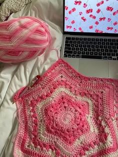 Crochet: Whimsical & Fun Crafts Crochet Blanket Cute, Crochet Blankets Ideas, Crochet Star Blanket Free Pattern, Crochet Blanket Star, Cool Crochet Blanket, Star Blanket Crochet Pattern, Pink Crochet Ideas, Blanket Ideas Crochet, Star Blanket Crochet