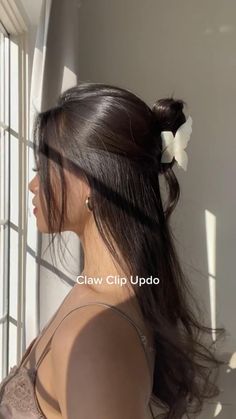 Butterfly Clip Hairstyle Ideas Aesthetic Hair Styles For Long Hair, Simple Bday Hairstyles, Butterfly Clips Hairstyles Bangs, Medium Length Cute Hairstyles, Cute Hairstyles Butterfly Clips, Hair Clip Butterfly, Half Up Clip Hairstyles Short Hair, Hairstyles Using Butterfly Clips, Cute Diy Hair Clips