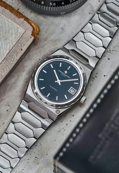 Check out the beautiful Vacheron Constantin Jumbo 44018. An amazing elegant watch for men. Mens Linen Outfits, Lux Watches, Mens Outdoor Fashion, Stylish Watches Men, Elegant Watch, Timeless Watches, Vintage Watches Women, Vacheron Constantin, Conor Mcgregor