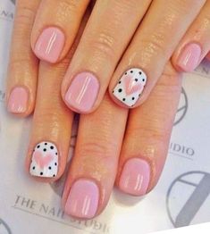 Nails Short Easy, Vegas Valentines Day, Nail Designs Heart, Heart Nails Design, Pinterest Valentines, Valentines Day Nails, Heart Nail Designs, Valentine Nail Art, Heart Nail