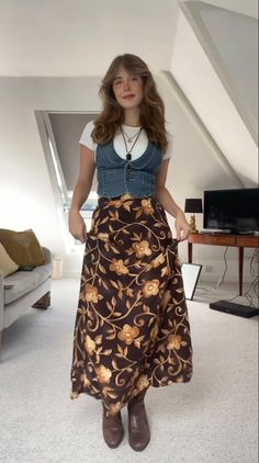 Teacher Appropriate Outfits, 70s Inspired Fashion, Long Skirt Outfits, 70s Outfits, Modest Fashion Outfits, Hippie Outfits, Outfit Inspo Fall, Lookbook Outfits, 70s Fashion