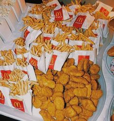 many different types of fried food on display