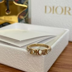 Dior Ring Aesthetic, Rich Girl Jewelry Aesthetic, Dior Jewelry Aesthetic, Expensive Gifts Aesthetic, Dior Ring Gold, Birthday Wishlist Aesthetic, Expensive Girl Aesthetic, Dior Jewelry Ring, Shoes Expensive