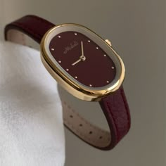 About this item The watch features a rich chestnut brown leather strap, complemented by a matching dial with a subtle golden rim. Its minimalist design exudes elegance, ensuring comfort and style. It&apos;s a versatile accessory worn from the office to an evening out. ✅ Materials:   	 Material: Glass,  Stainless steel  	 Band Material: Genuine Leather   ✅ Dimensions   	 Case Height: 7mm  	 Case Length: 31mm  	 Band Length: 20cm (*Self-Adjustable Length)   ✅ Adjustable: Our leather band watches c Women’s Leather Watch, Leather Band Watches, Rectangle Watch, Red Watch, Vintage Watches Women, Brown Leather Watch, Ideal Closet, Watches Women Leather, Color Bands