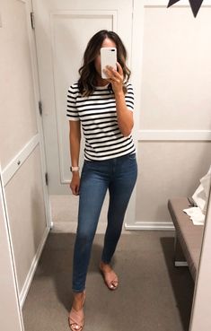 Fitting Room Snapshots ~ Lilly Style Simple Fashion Outfits, Looks Jeans, Simple Style Outfits, Fitting Room, Cooler Look, Elegantes Outfit, Casual Work Outfits, Business Casual Outfits, Spring Outfits Casual