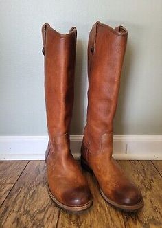 ad eBay - Sized 7 (runs half a size smaller). Made with high-end leather upper, lining and soles. New Condition. No signs of wear on the soles. Size 7, Runs 1/2 size smaller. Calf circumference 14 in / 36 cm. Classic Leather Boots With Buttons, Classic Boots With Buttons And Round Toe, Vintage Riding Boots For Fall, Cognac Riding Boots, Boot Shoes Women, Cognac, Riding Boots, Women's Shoes, Leather Upper