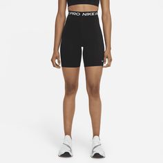 The Nike Pro 365 Shorts wrap you in stretchy fabric with Dri-FIT technology to keep you feeling supported and dry during intense workouts. This product is made with at least 50% recycled polyester fibers. Best Running Shorts, Nike Pro Shorts, Leggings Nike, Nike Metcon, Legging Sport, Shorts Nike, Cycling Shorts, Nike Store, Gym Shorts