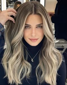 Blonde Highlights On Blonde Hair, Highlights On Blonde Hair, Blonde Hair Dark Eyes, Balage Hair, Blonde Hair With Roots, Rambut Brunette, Cool Blonde Hair