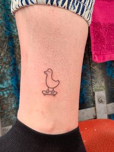 Dorky Tattoo Ideas, Random Tiny Tattoos, Interlocking Tattoos For Friends, Funny Random Tattoos, Good First Time Tattoos, Cute Funny Tattoo Ideas, Tiny Tattoos Funny, Funny Stick And Poke Tattoo, Funny Tattoos For Friends