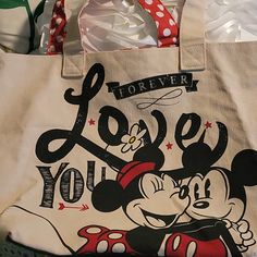 Nwt Disney Large Tote Bag Disney Minnie Mouse White Bag, Disney Mickey Mouse Bags For Gifts, White Mickey Mouse Bag For Disney Fan Events, Cute Mickey Mouse Bags For Disney Trips, Disney Style Minnie Mouse Bag For Disney Trips, Cute Mickey Mouse Bags For Gifts, Cute Mickey Mouse Bags As Gift, Cute Everyday Bags With Character Print, Disney Tote Bag For Everyday Use