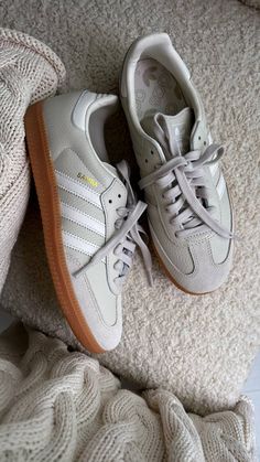 Beauty Outfits, Cozy Lifestyle, Casual Shoes Women Sneakers, Men's Adidas (men), Adidas Shoes Women, Aesthetic Shoes