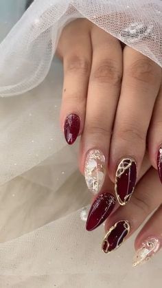 Red Bridal Nail Extension, Maroon Nails For Wedding, Mehroon Nail Extensions Art, Wedding Nail Extension Designs, Elegant Maroon Nails, Mehroon Nail Art Design, Maroon Bridal Nails, Nail Art Maroon Glitter, Maroon Nails Design Ideas