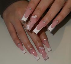 Pink And White Flower Nails, White Flower Nails, Nails 23, Acrylic Nails Nude, Fake Nails Long, Simple Acrylic