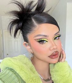 Dope Makeup, Green Eyeshadow, Edgy Makeup, Cute Makeup Looks, Creative Makeup Looks, Eye Makeup Art, Hair Stylist Life, Makeup Eyeliner