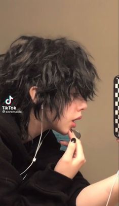 Emo Boy Hair, Emo Boy, Emo Hair, Estilo Punk, Short Hair Haircuts