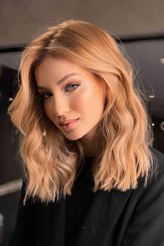 Professional Mid-Length Blunt Peach Hairstyle Peach Hair Colors, Hairstyle Ideas Easy, Modern Short Hairstyles, Hair Tricks, Strawberry Hair, Peach Hair, Stylish Hairstyles, Ginger Hair Color