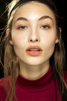 Go close-up on the best hair and make-up from the spring/summer 2017 fashion shows in New York, Milan, Paris and London. Fashion Show Makeup, Show Makeup, Runway Beauty, Beauty Make-up, Glow Skin, Spring Makeup, 2017 Fashion, Fresh Face