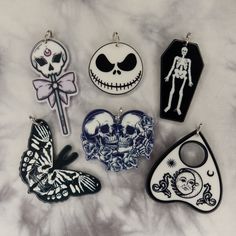 "Skeleton charms - Skull charm - Spooky goth charms - Halloween charms - White and black charms - Horror charms for jewelry making The perfect skelly charms for your next jewellery project! Make bone chilling earrings, necklaces, keychains, bag charms and more! Image on both sides of charms Charm sizes between: 7/8\" and 2\" *Check out my other listings! I also offer these charms as a keychain or earrings. *Custom orders welcome **China Import - Ships from USA**" Witchy Business, Jewellery Project, Skeleton Skull, Clay Diy Projects, Halloween Charms, Bag Charms, Diy Clay Crafts, Diy Clay, Jewelry Projects