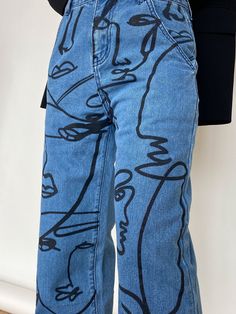 Art Abstract Lines Drawing Boyfriend Jeans Abstract Art Clothes, Pants With Drawings On Them, Drawing On Jeans Sharpie, Custom Jeans Aesthetic, Jeans Design Ideas, Legging Jeans Outfit, Art On Jeans, Abstract Jeans, New Jeans Jeans