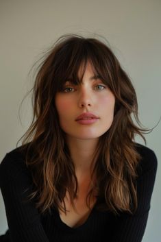 Mid Bangstyle Hair, Fringe Layered Hairstyles, Hairstyle Long Bob With Bangs, Medium Textured Haircut With Bangs, Loose Bangs Short Hair, Shaggy Haircut Curtain Bangs, Shag Haircut Brunette, Dark Academia Bangs, Dark Hair W Bangs