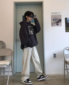 Minimalist Outfit Men, Korean Outfits Men, Korean Style Boy, Korean Street Fashion Men, Kore Ulzzang, Asian Men Fashion, Guys Fits, Outfit Korean Style, Trendy Boy Outfits