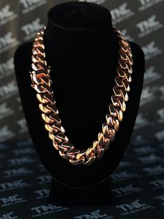 PRODUCT IS BACK IN STOCK AND READY TO SHIP - GRAB YOURS NOW BEFORE THEY'RE GONE AGAIN! 🚀🔥 Elevate your style and make a statement with our stunning 22mm Brass Gold-Plated rose gold chain, meticulously crafted to exude timeless beauty and opulence. This set comprises a resplendent chain measuring 24 inches, both meticulously finished with a sumptuous 5x layer of Real 18k Gold. It's a statement of luxury, sophistication, and timeless elegance that's bound to turn heads and become a cherished part of your jewelry collection. Invest in quality, invest in style, and indulge in the luxury of real 18k gold. Make this chain is  yours today and elevate your style to the next level. Materials : 🔨HIGHEST QUALITY BRASS MATERIAL 🔨7x DIPPED IN REAL 18K GOLD FOR LASTING COLOR 🔨OUR PIECES USES PRONG Rose Gold Figaro Chain Necklace, Luxury Rose Gold Cuban Link Chain Necklace, Rose Gold Cuban Link Necklace With Curb Chain, Rose Gold Cuban Link Chain Necklace, Rose Gold Box Chain Necklace, Luxury Rose Gold Chain Link Necklace, Rose Gold Cuban Link Chain Necklaces, Rose Gold Cuban Link Chain Necklace Gift, Rose Gold Chain