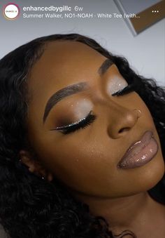 Simple Glitter Eye Makeup, Prom Makeup Black Women, The Life I Want, Prom Glam, Makeup Practice, Maquillage Yeux Cut Crease