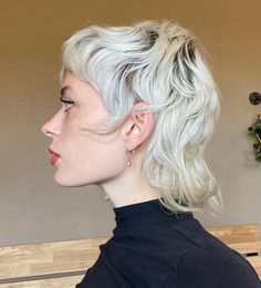 Sculptured Platinum Mullet Pixie-cut Lang, Mullet Haircuts, Kort Bob, Hair Styles Short, Blonde Pixie Cuts, Wolf Cut, Ouija Board, Edgy Hair