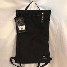 Pre-Owned Item. All My Items Are Kept In A Smoke-Free, Pet-Free Facility. Please Take The Time To View Some Of My Other Items. Many Are New With & With Out Tags. Any Questions Please Contact Me. Thank You. Length (20 Ins) Inseam (12 Ins) Nylon Sports Bags, Sporty Rectangular Backpack For Gym, Practical Black Gym Bag For Sports, Sporty Rectangular Gym Bag For Everyday Use, Practical Bags With Zipper Pocket For Streetwear, Sporty Everyday Rectangular Gym Bag, Sporty Rectangular Gym Backpack, Functional Rectangular Sports Backpack, Casual Sports Backpack