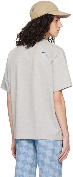 ADER error.Gray Sollec T-Shirt.Cotton-blend jersey T-shirt..· Rib knit crewneck.· Logo and graphics embroidered at front.· Saddle shoulders.· Textile logo flag at back.Supplier color: Grey.Body: 75% cotton, 25% polyester. Trim: 97% cotton, 3% elastane..Made in South Korea..231039M213007 Athletic Heather Cotton Crew Neck T-shirt, Gray Crew Neck T-shirt With Logo Print, Gray Urban Crew Neck T-shirt, Gray Embroidered Logo Top For Streetwear, Gray Cotton Crew Neck T-shirt, College Crew Neck T-shirt With Embroidered Logo, Gray Tops With Embroidered Logo For Streetwear, Grey Logo Print Crew Neck T-shirt, Athletic Heather Cotton T-shirt With Crew Neck