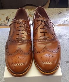 5 holes handmade Oxford shoes with brogue. Elegant shoes made in crust leather and hand buffered, calf leather lining, leather bottom and heel, leather insole, BLAKE+RAPID construction Brown Italian Wingtip Leather Shoes, Goodyear Welted Oxford Leather Wingtip Shoes, Wingtip Oxford Shoes With Stitched Sole, Wingtip Oxfords With Bridle Leather And Leather Sole, Brown Bridle Leather Oxfords With Brogue Detailing, Classic Bridle Leather Wingtip Shoes, Wingtip Oxfords With Rubber Sole In Bridle Leather, Wingtip Oxfords With Brogue Detailing In Bridle Leather, Wingtip Oxford Leather Shoes With Rubber Sole