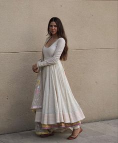 Indian Outfits Modern, Trendy Outfits Indian, Wedding Simple, Anarkali Dress Pattern, Gaun Fashion, Casual Indian Fashion, Salwar Kamiz, Indian Dresses Traditional