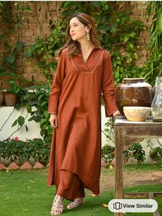 College Formal, Kurti Fashion, Cotton Pants Women, Stylish Kurtis Design, Hijab Style Tutorial, Kurta Style, Designer Kurti Patterns, Trendy Shirt Designs, Kurti Designs Latest