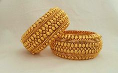 Kerala Jwellary, Gold Jewelry Outfits, Antique Gold Jewelry Indian, Gold Bridal Jewellery Sets, Antique Bridal Jewelry