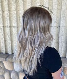 Ash Blonde Balayage Blended Ash Blonde Highlights, Icy Blonde With Ash Lowlights, Ashy Blonde Hair Straight, Fall Ash Blonde Balayage, Ashy Blonde Mid Length Hair, Cool Tone Blonde Hair Balayage, Balayage Hair Blonde Cool Tone, Blonde Balayage Ashy Tones, Ashy Balayage Blonde