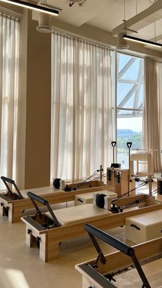 Workout Aesthetic Pilates, Chic Pilates Studio, Vision Board Pilates Aesthetic, Pilates Aesthetic Reformer, Pilates Aestethic, 25 Year Old Aesthetic, Healthy Family Vision Board, Aesthetic Fitness Studio, Lagree Pilates Aesthetic