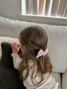 #toddlerlife #toddler #toddlerfashion #toddlerhair #girly #bow #bows #pink #braids #braidedhairstyle Toddler Bow Hairstyle, Toddler Princess Hair, Toddler Girl Hairstyles, Pink Braids, Cute Toddler Hairstyles, Elsie Silver, Girly Hairstyles, Girl Hair Dos, Bows Pink