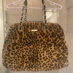 - Large & Roomy. Black Leather Straps With Chain Details. Only A Couple Of Spots On The Interior. Great Condition ! Fur Handbag, Fur Handbags, Bags Kate Spade, Vintage Fur, Kate Spade Bags, Kate Spade Bag, Leather Straps, Shoulder Bags, Kate Spade