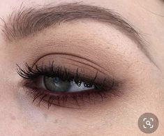 Simple Wedding Makeup For Hooded Eyes, Smokey Homecoming Makeup, Edgy Lip Makeup, Simple Goth Eyeshadow, 2000 Grunge Makeup, Soft Vampy Makeup, Subtle Eye Makeup For Brown Eyes, Smudgy Eye Make Up, Grunge Makeup For Hooded Eyes