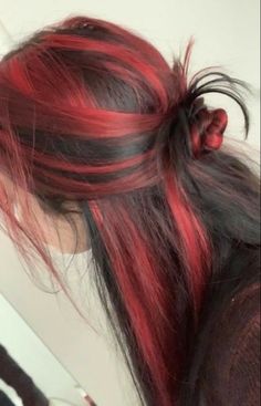 Viral Hairstyle, Hair Color Underneath, Hair Streaks, Hair Stylies, Dye My Hair, Hair Dye Colors, Hair Inspiration Color