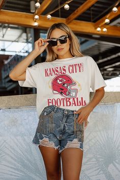 KANSAS CITY CHIEFS VICTORIOUS VIXEN SHORT SLEEVE FLOWY TEE – Gameday Couture - SOHO Nfl Apparel, Gameday Couture, Everyday Clothing, Game Day Outfit, Nfl Outfits, Football Tees, Gameday Outfit, Jacksonville Jaguars, New York Jets