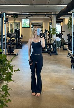 Daisy Keech Aesthetic, Daisy Keech Outfits, Daisy Keech Workout, Daisy Keech Body, Gym Outfits Aesthetic, Leggins Outfit, Clean Girl Outfits, Flare Leggings Outfit, Daisy Keech