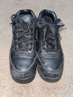 Nike Air Max Goadome ACG Leather Black Boots (311568-001) Boys US Size 2.5 Y. Condition is "Pre-owned". Shipped with USPS Priority Mail. Nike High-top Work Boots For Sports, Nike High-top Work Boots For Streetwear, Nike Slip-resistant Boots For Streetwear, Nike Casual Leather Boots, Casual Nike Leather Boots, Nike Black Boots With Reinforced Toe, Nike Work Boots With Round Toe, Nike Leather Lace-up Work Boots, Nike Slip-resistant Lace-up Boots