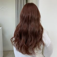 Light Brown Korean Hair Color, Korean Dyed Hair Brown, Korean Hair Brown, Red Brown Hair Korean, Dyed Hair Inspiration Brown, Gingerish Brown Hair, Dark Cinnamon Brown Hair, Light Brown Hair Red Undertone, Dark Copper Hair Color Brown