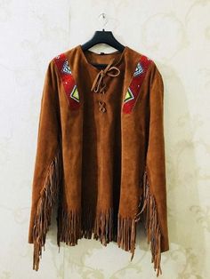 Native American Aesthetic, Native American Jackets, American Aesthetic, Leather Working Projects, Fringe Leather Jacket, Beaded Jacket, Leather Decor, Western Look, Jackets Men Fashion