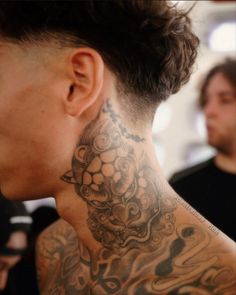 Back Of Neck Tattoo Men, Curly Hair Taper, Taper Fade Long Hair, Side Neck Tattoo, Animal Sleeve Tattoo, Back Of Neck Tattoo, Forearm Sleeve Tattoos, Neck Tattoo For Guys, Wavy Hair Men