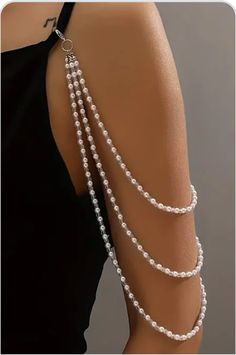 Diy Pearl Body Chain, Diy Body Chain Jewelry, Glam Accessories, Pearl Look, Pearl Neck, Shoulder Jewelry, Handmade Jewelry Tutorials, Jewelry Accessories Ideas, Shoulder Chain